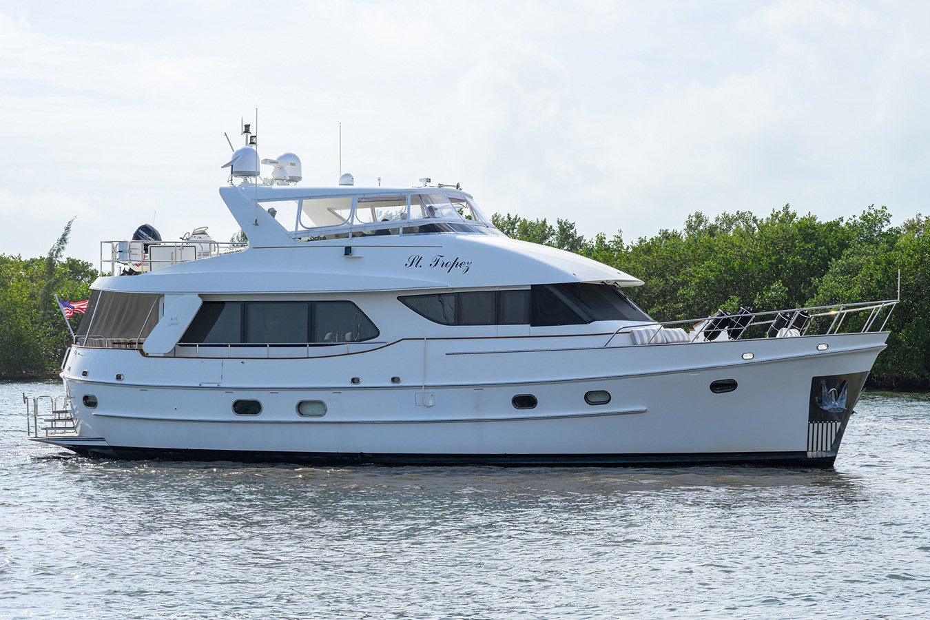 https://arconyachts.ams3.digitaloceanspaces.com/104011/conversions/large_4823936-optimize.jpg
