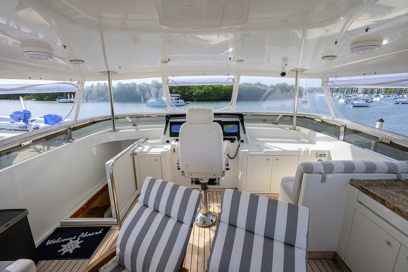https://arconyachts.ams3.digitaloceanspaces.com/104090/conversions/large_4823964-optimize.jpg