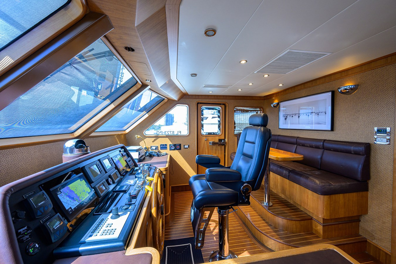 https://arconyachts.ams3.digitaloceanspaces.com/104149/conversions/large_4823988-optimize.jpg