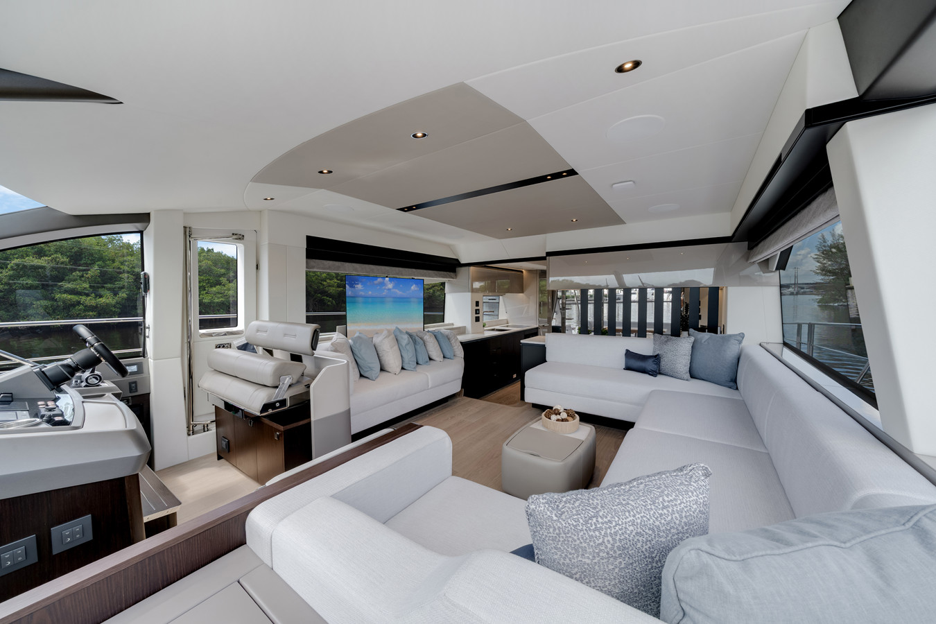 https://arconyachts.ams3.digitaloceanspaces.com/104164/conversions/large_4844746-optimize.jpg
