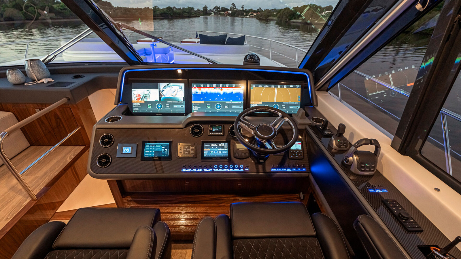 https://arconyachts.ams3.digitaloceanspaces.com/104185/conversions/large_4839846-optimize.jpg