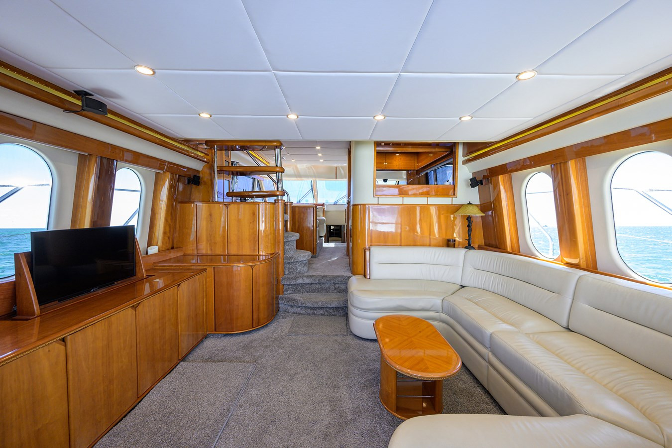 https://arconyachts.ams3.digitaloceanspaces.com/104331/conversions/large_4846771-optimize.jpg