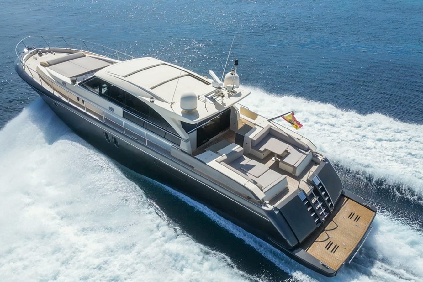 https://arconyachts.ams3.digitaloceanspaces.com/104351/conversions/large_4562259-optimize.jpg
