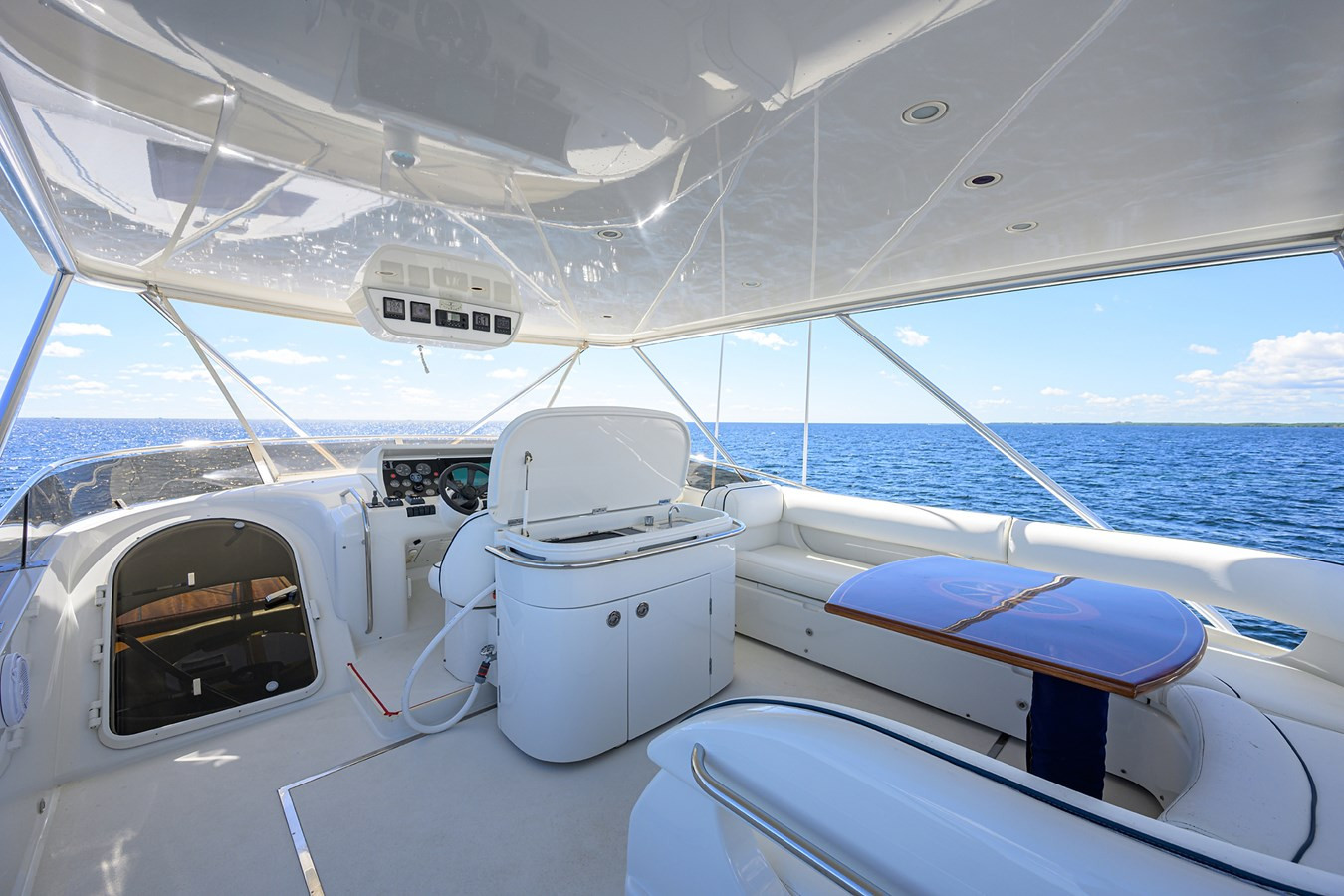 https://arconyachts.ams3.digitaloceanspaces.com/104414/conversions/large_4846801-optimize.jpg