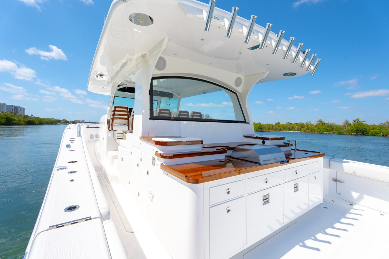 https://arconyachts.ams3.digitaloceanspaces.com/104473/conversions/large_4652826-optimize.jpg