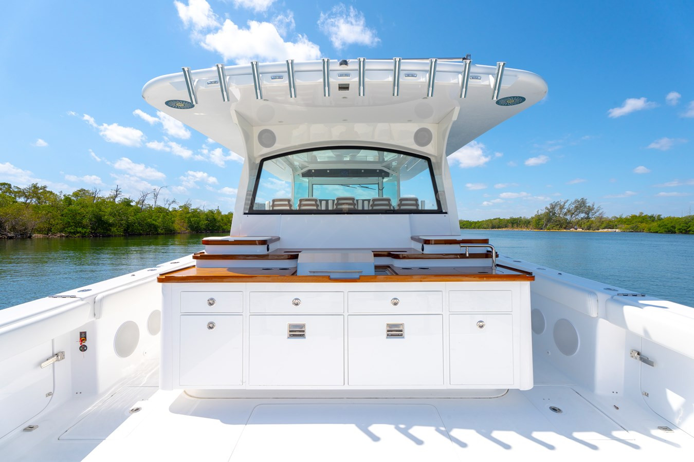 https://arconyachts.ams3.digitaloceanspaces.com/104484/conversions/large_4652827-optimize.jpg