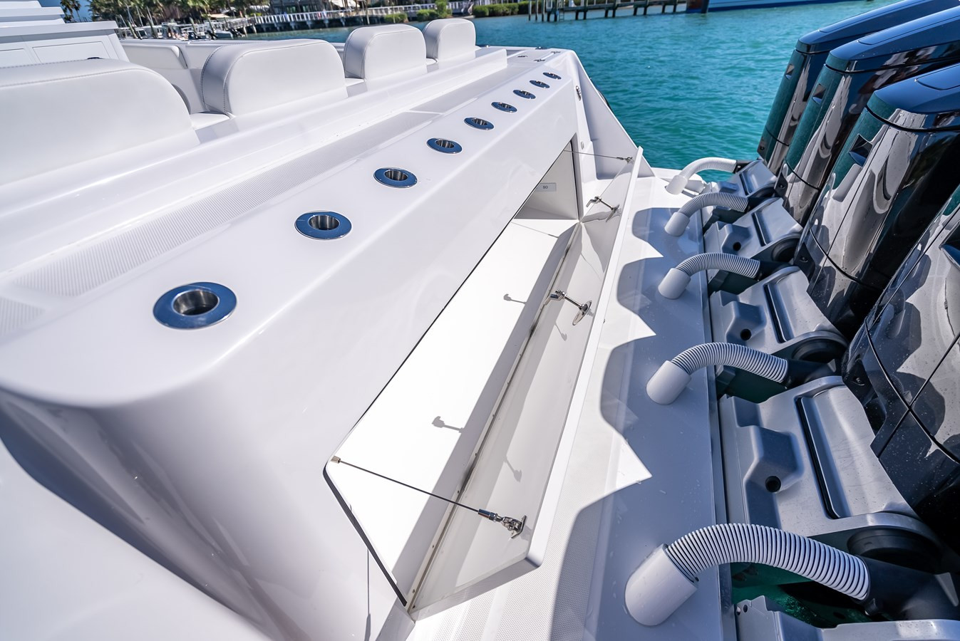 https://arconyachts.ams3.digitaloceanspaces.com/104515/conversions/large_4658495-optimize.jpg