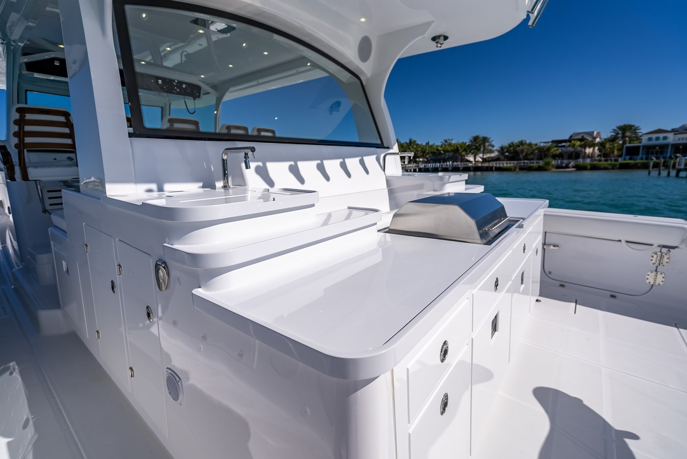 https://arconyachts.ams3.digitaloceanspaces.com/104530/conversions/large_4658505-optimize.jpg