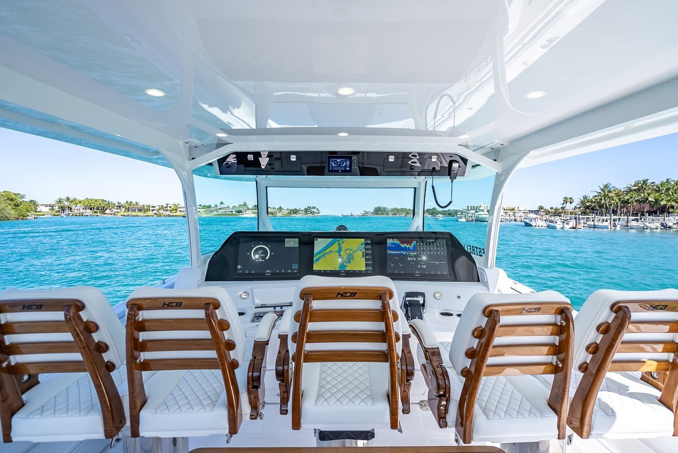 https://arconyachts.ams3.digitaloceanspaces.com/104538/conversions/large_4658512-optimize.jpg