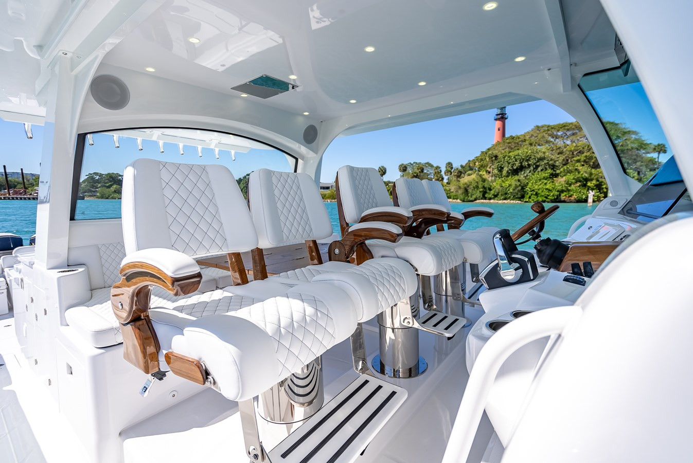 https://arconyachts.ams3.digitaloceanspaces.com/104541/conversions/large_4658514-optimize.jpg