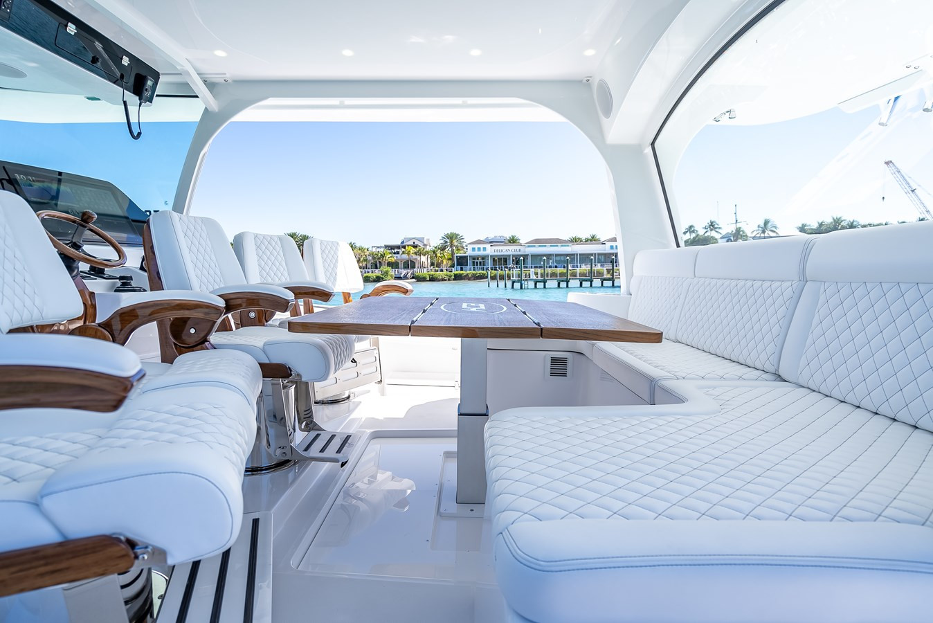 https://arconyachts.ams3.digitaloceanspaces.com/104550/conversions/large_4658521-optimize.jpg
