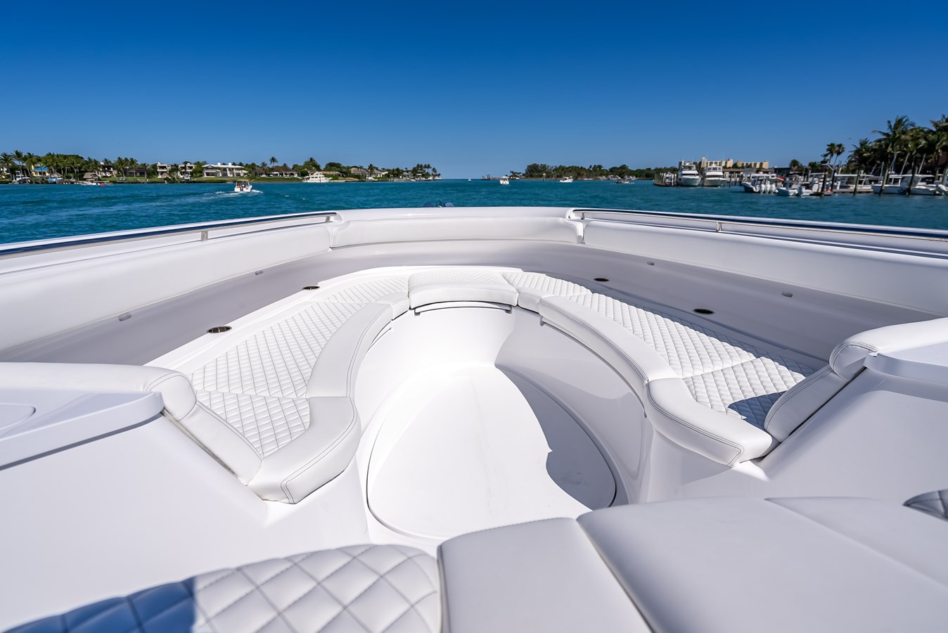 https://arconyachts.ams3.digitaloceanspaces.com/104557/conversions/large_4658529-optimize.jpg