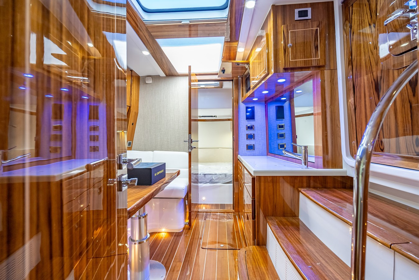 https://arconyachts.ams3.digitaloceanspaces.com/104572/conversions/large_4658542-optimize.jpg