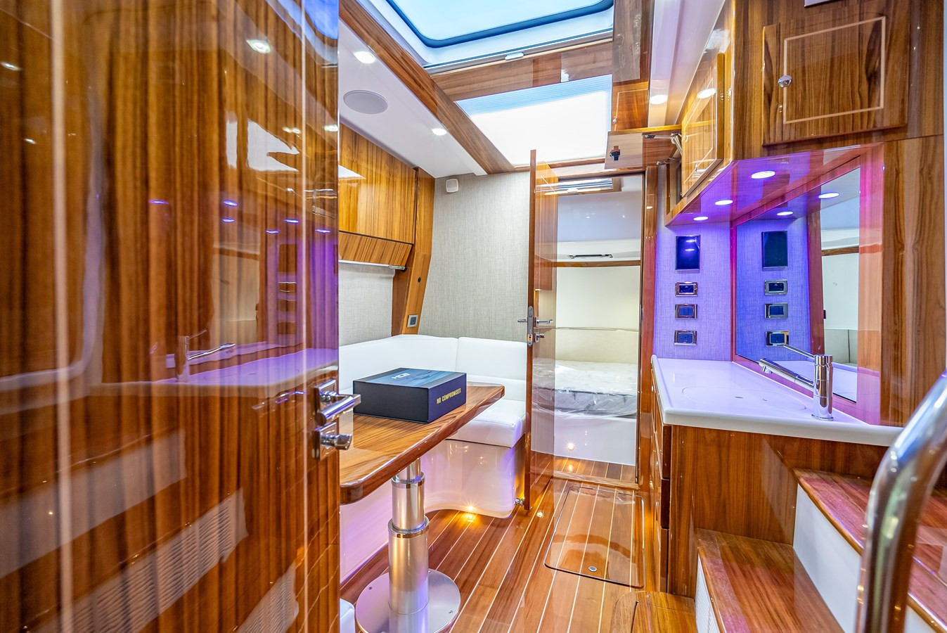 https://arconyachts.ams3.digitaloceanspaces.com/104579/conversions/large_4658550-optimize.jpg
