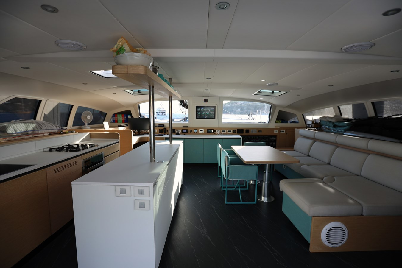 https://arconyachts.ams3.digitaloceanspaces.com/104683/conversions/large_3668835-optimize.jpg