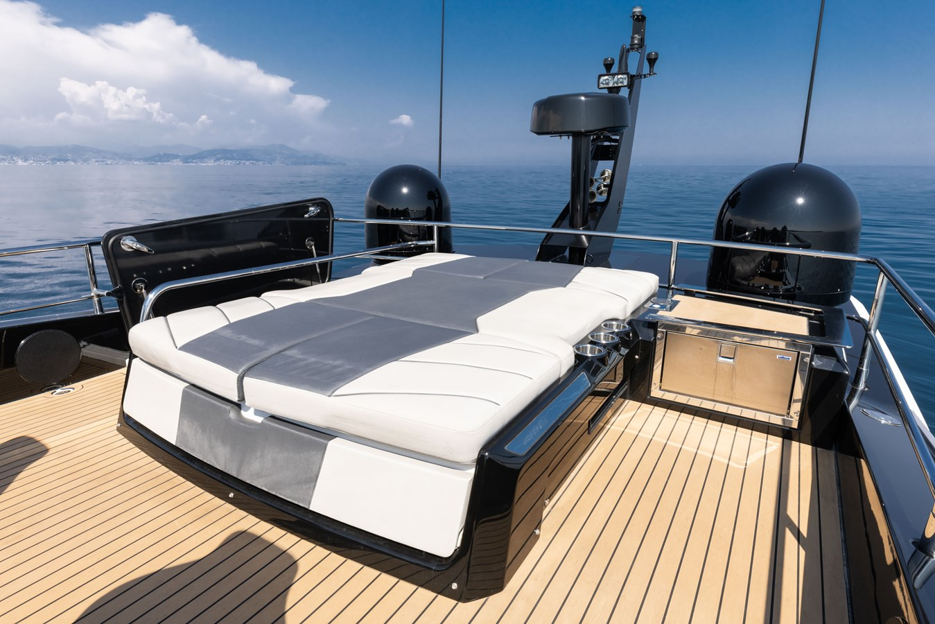 https://arconyachts.ams3.digitaloceanspaces.com/104694/conversions/large_4056070-optimize.jpg