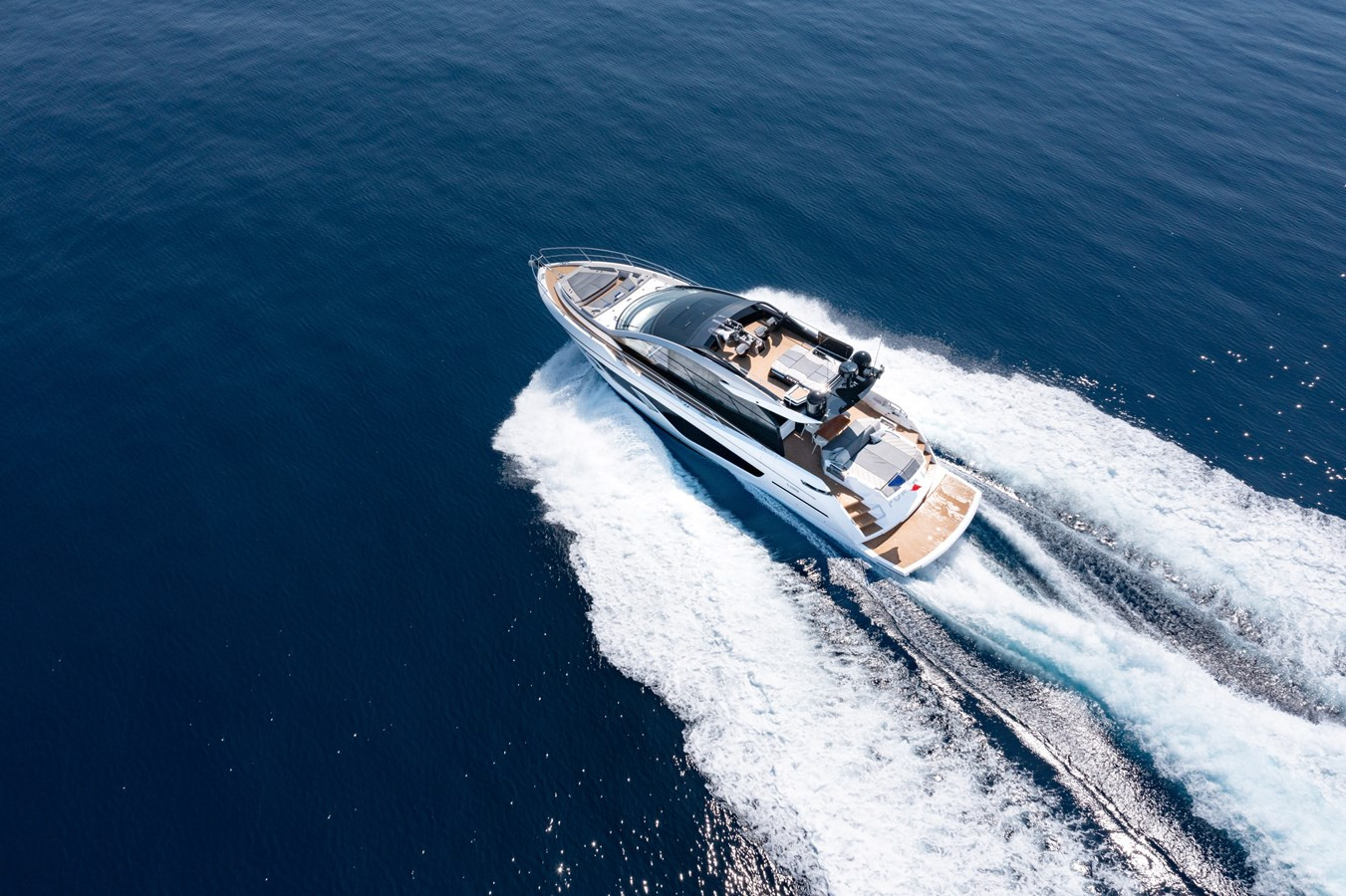 https://arconyachts.ams3.digitaloceanspaces.com/104706/conversions/large_4056075-optimize.jpg