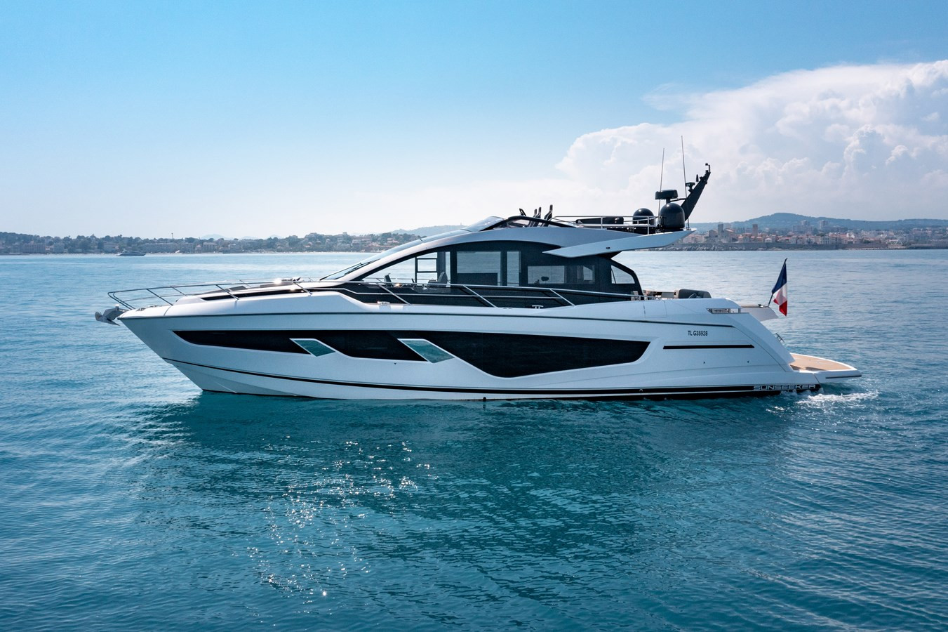 https://arconyachts.ams3.digitaloceanspaces.com/104709/conversions/large_4056076-optimize.jpg