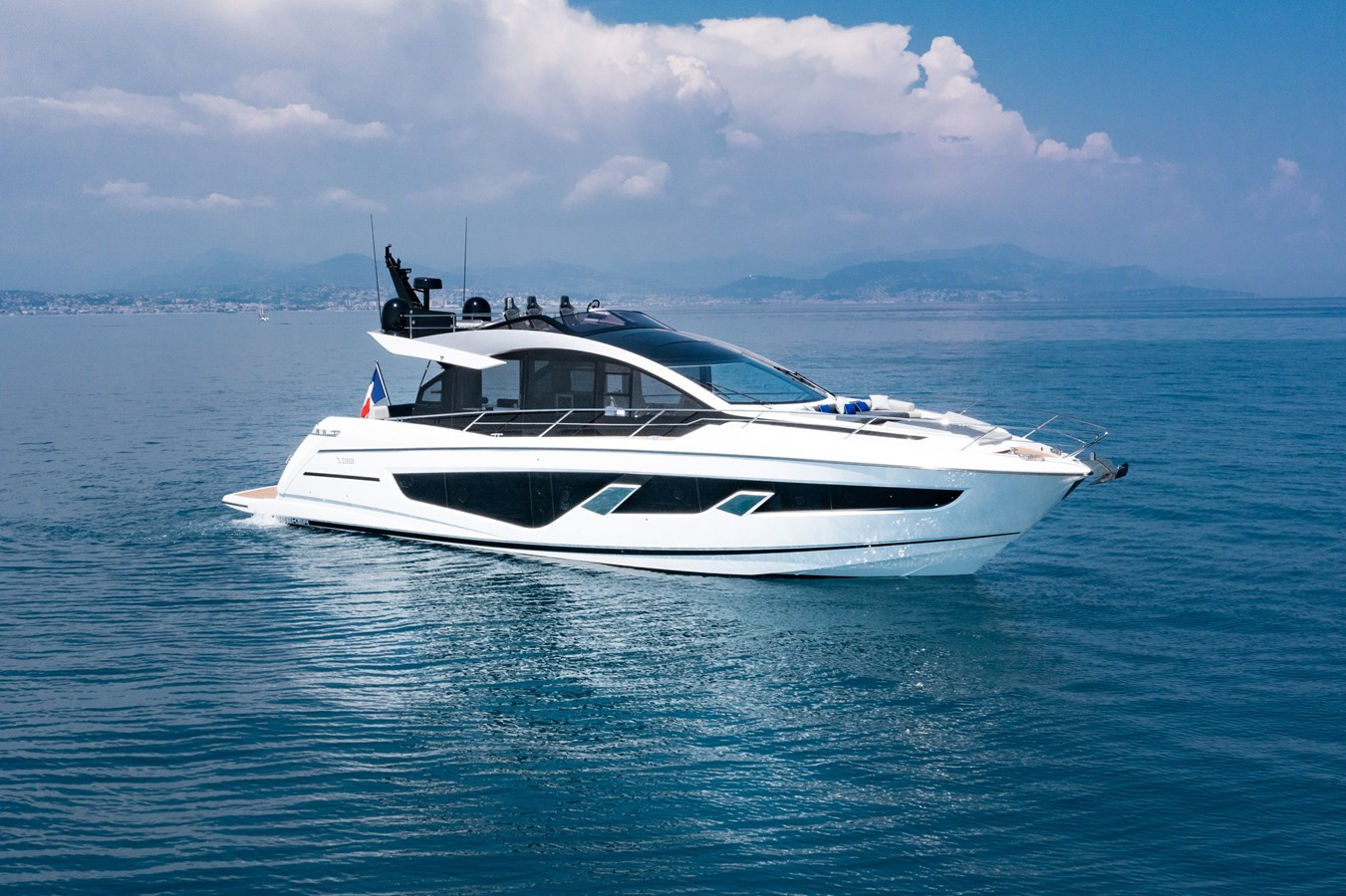 https://arconyachts.ams3.digitaloceanspaces.com/104721/conversions/large_4056081-optimize.jpg
