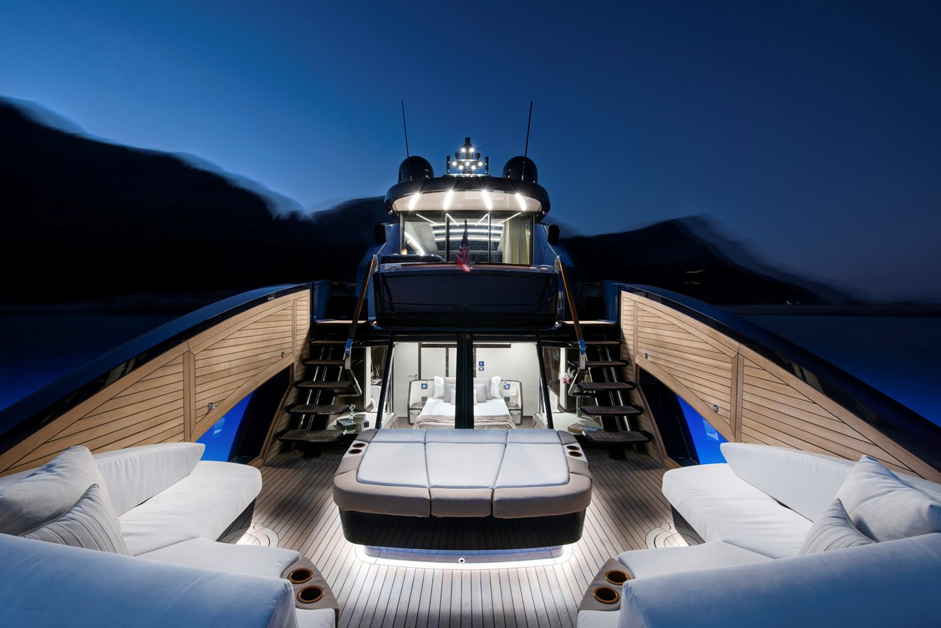 https://arconyachts.ams3.digitaloceanspaces.com/104725/conversions/large_4733384-optimize.jpg