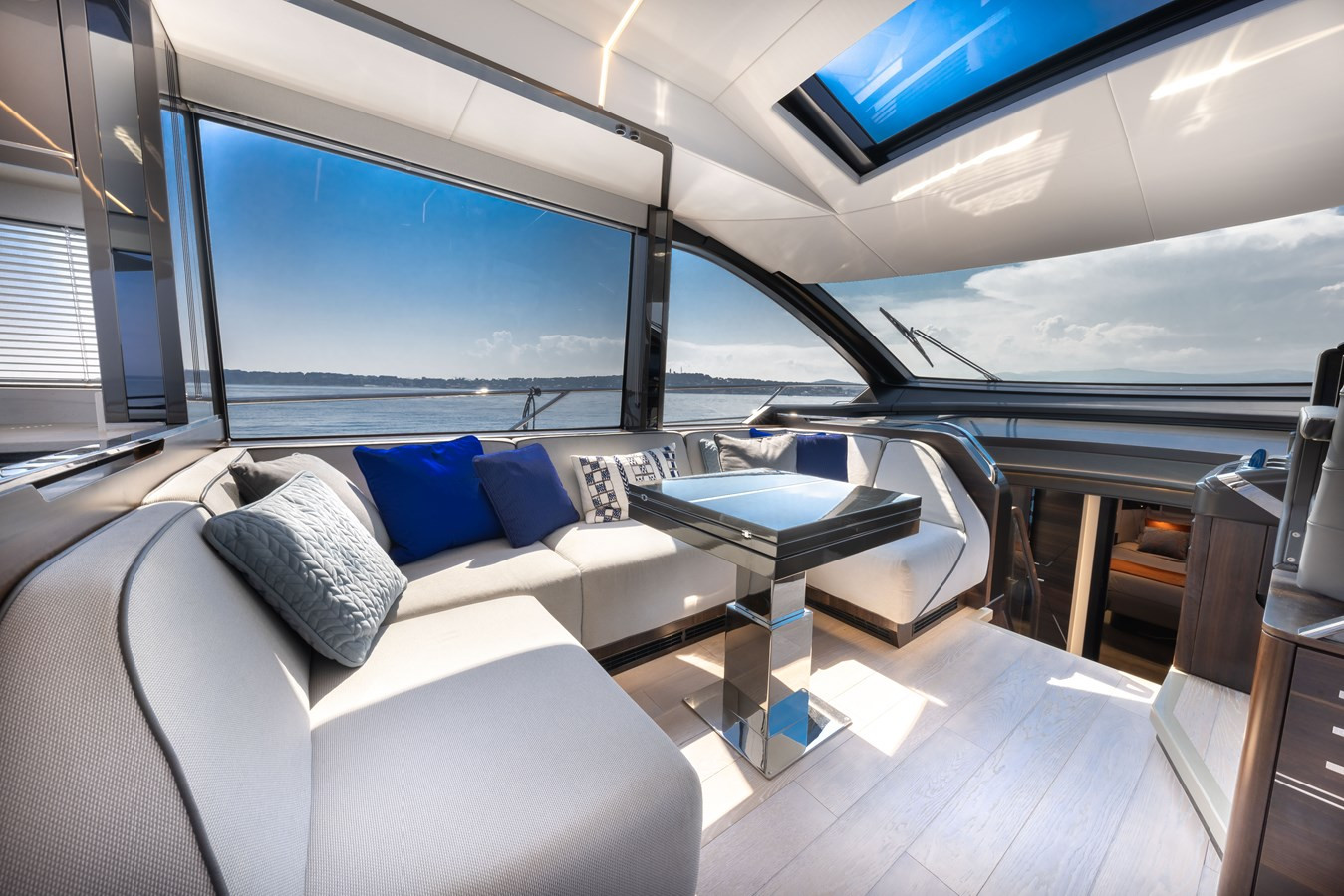 https://arconyachts.ams3.digitaloceanspaces.com/104731/conversions/large_4056084-optimize.jpg