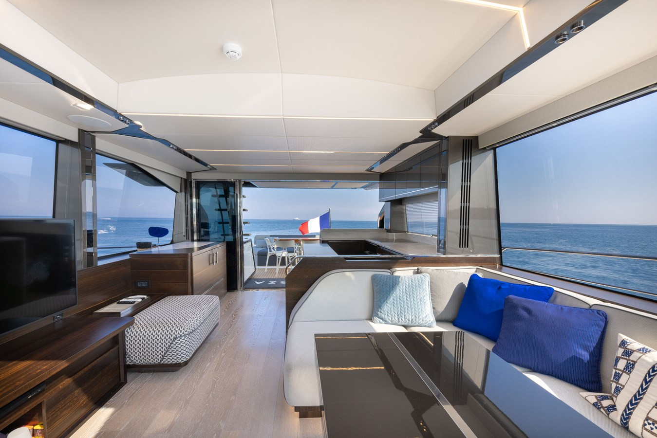 https://arconyachts.ams3.digitaloceanspaces.com/104747/conversions/large_4056090-optimize.jpg