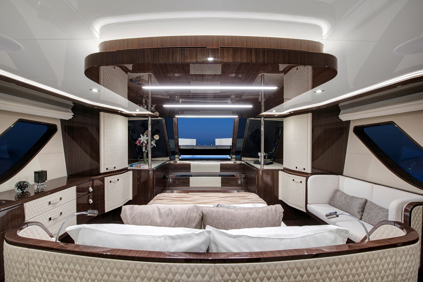 https://arconyachts.ams3.digitaloceanspaces.com/104748/conversions/large_4733392-optimize.jpg