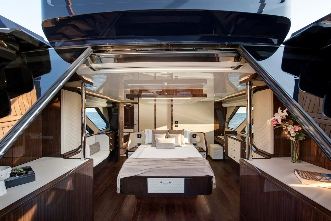 https://arconyachts.ams3.digitaloceanspaces.com/104763/conversions/large_4733397-optimize.jpg