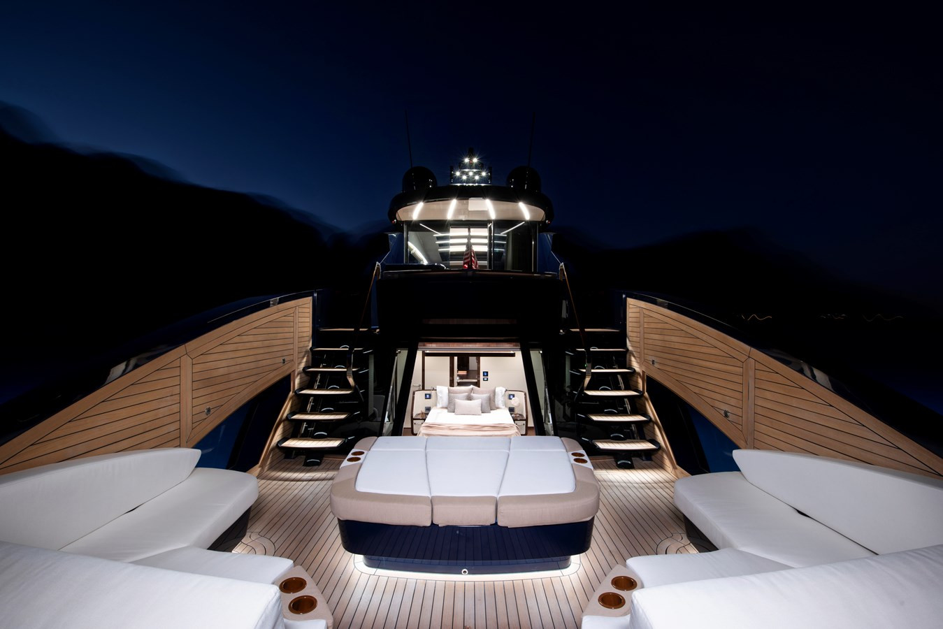 https://arconyachts.ams3.digitaloceanspaces.com/104775/conversions/large_4733402-optimize.jpg