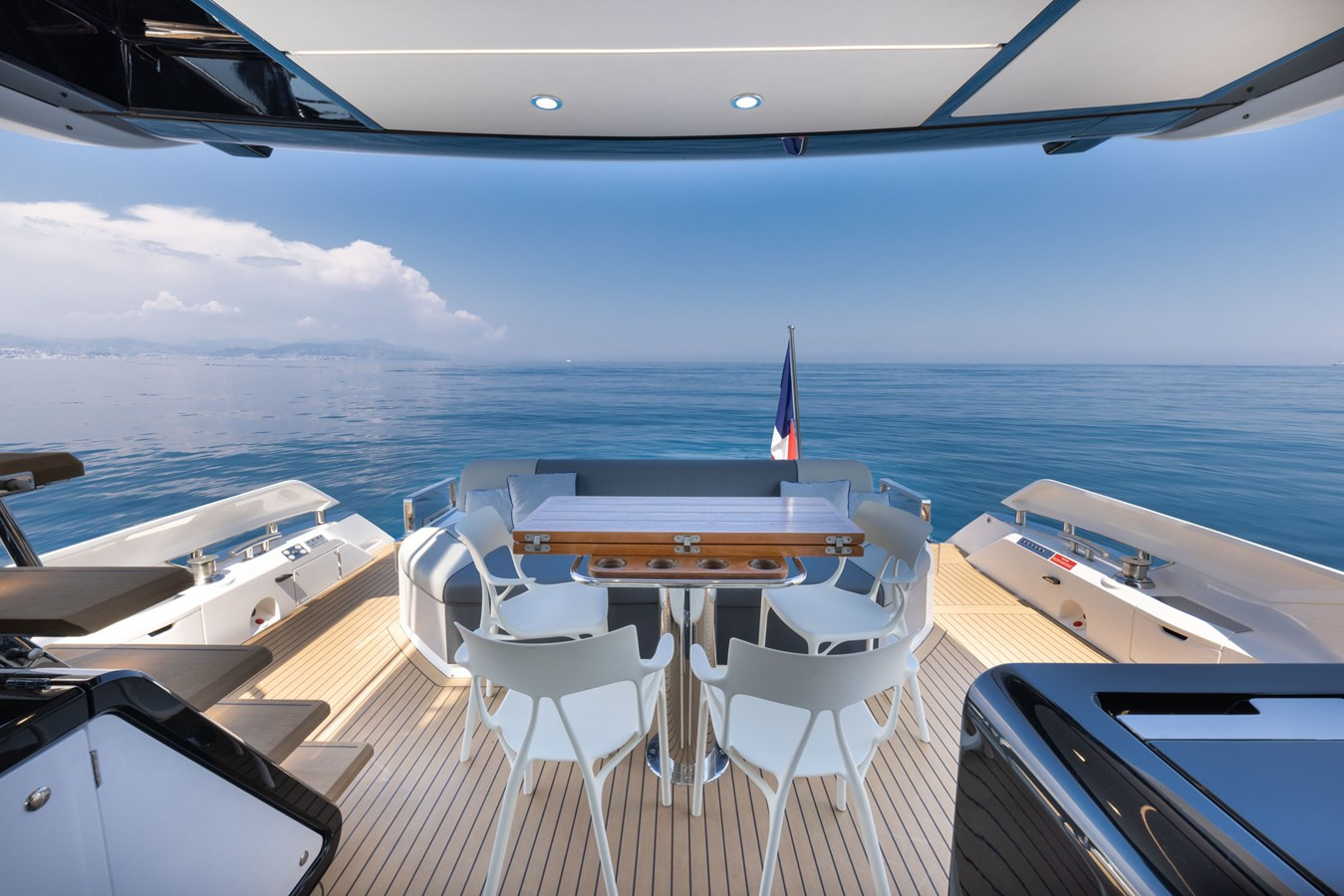 https://arconyachts.ams3.digitaloceanspaces.com/104788/conversions/large_4056105-optimize.jpg