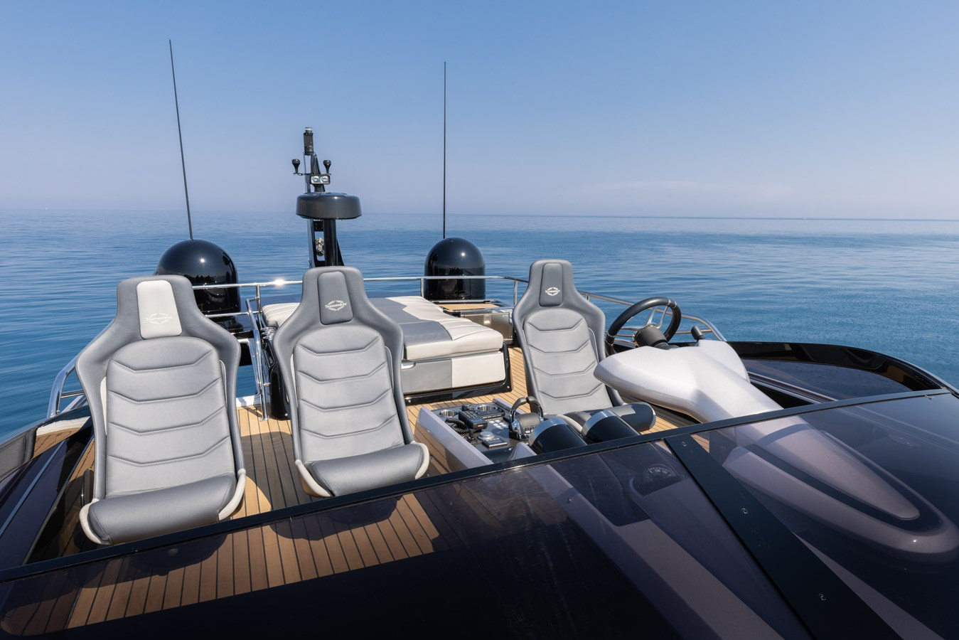 https://arconyachts.ams3.digitaloceanspaces.com/104812/conversions/large_4056113-optimize.jpg
