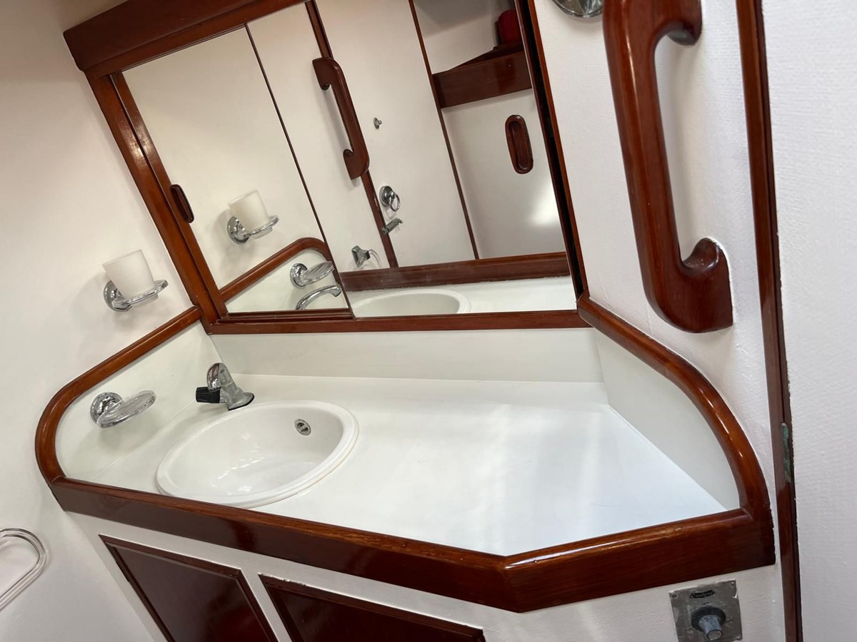 https://arconyachts.ams3.digitaloceanspaces.com/104862/conversions/large_4573772-optimize.jpg