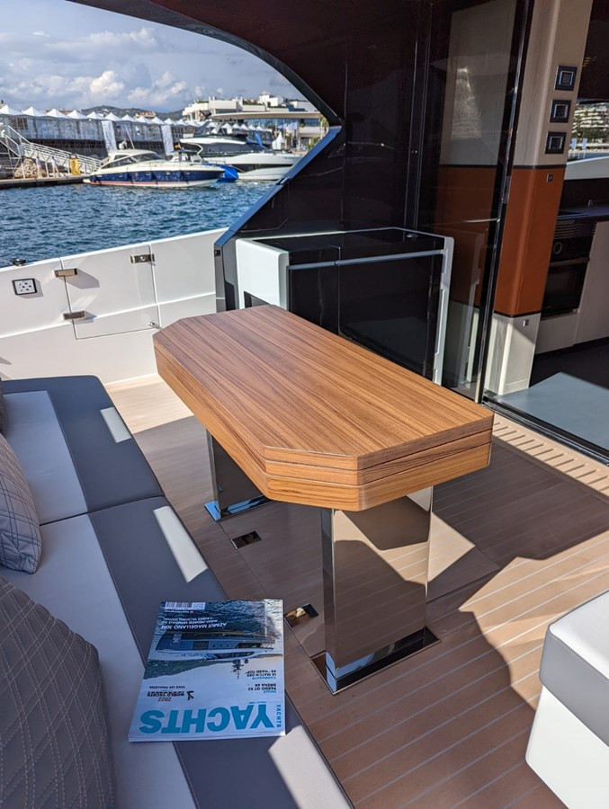 https://arconyachts.ams3.digitaloceanspaces.com/104864/conversions/large_3648458-optimize.jpg