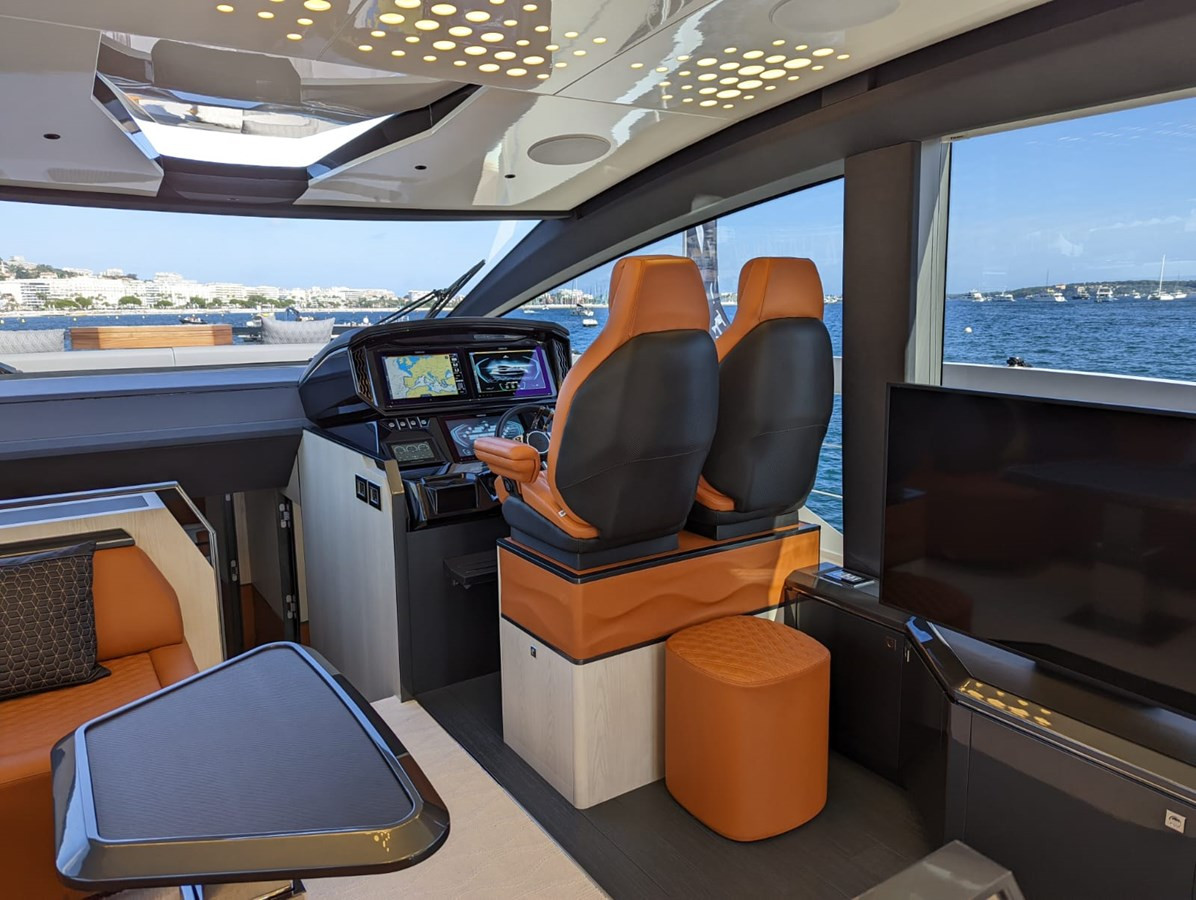 https://arconyachts.ams3.digitaloceanspaces.com/104883/conversions/large_3648464-optimize.jpg