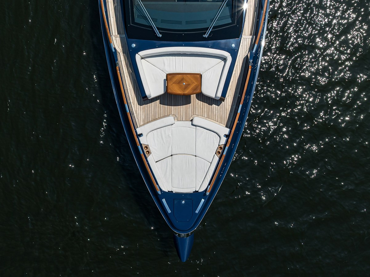 https://arconyachts.ams3.digitaloceanspaces.com/104954/conversions/large_4656401-optimize.jpg