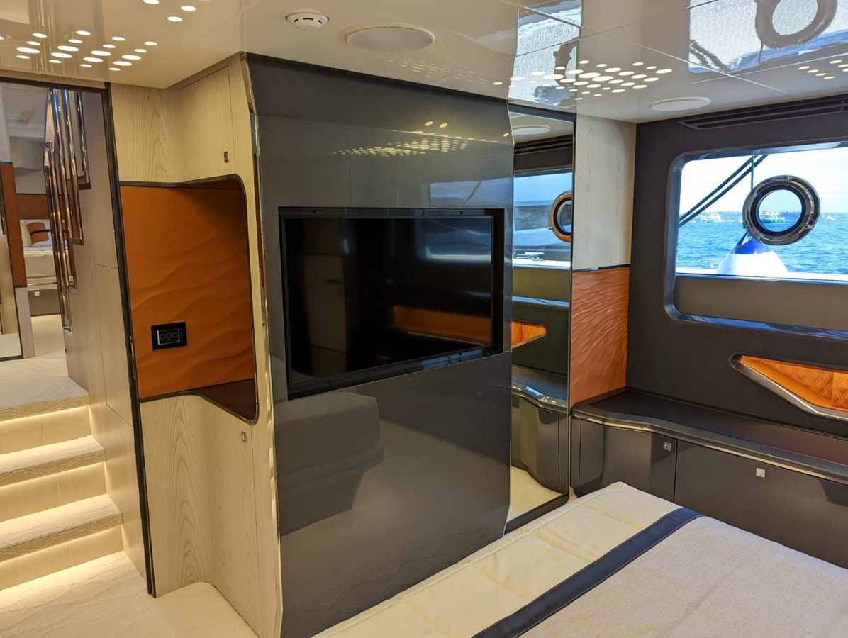 https://arconyachts.ams3.digitaloceanspaces.com/104955/conversions/large_3648490-optimize.jpg