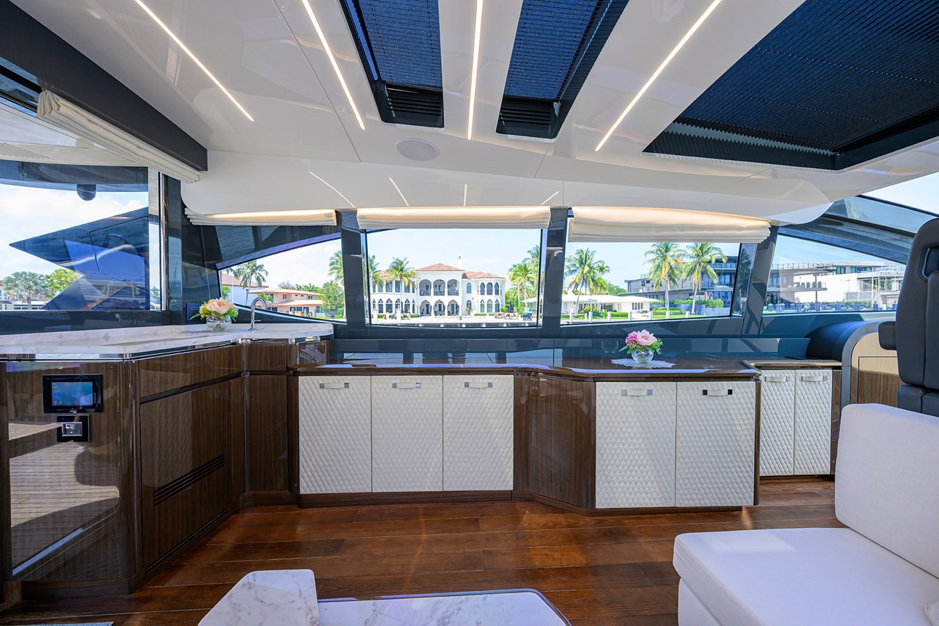 https://arconyachts.ams3.digitaloceanspaces.com/104960/conversions/large_4656403-optimize.jpg