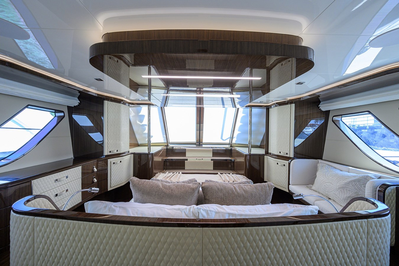 https://arconyachts.ams3.digitaloceanspaces.com/104986/conversions/large_4656412-optimize.jpg