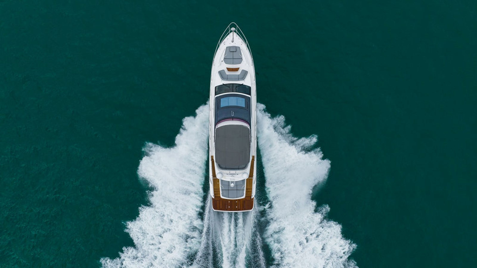 https://arconyachts.ams3.digitaloceanspaces.com/105039/conversions/large_4392223-optimize.jpg