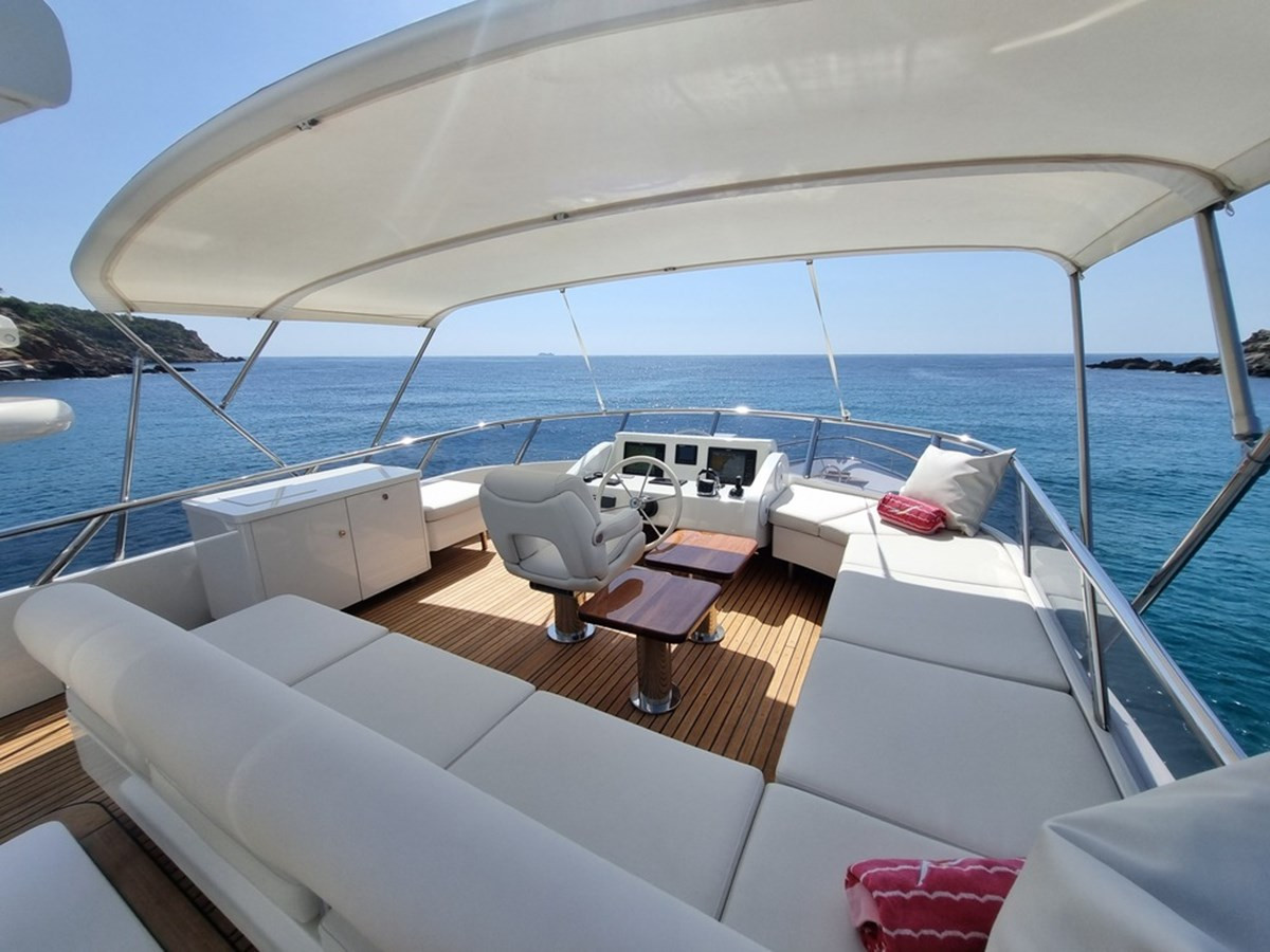 https://arconyachts.ams3.digitaloceanspaces.com/105043/conversions/large_3877074-optimize.jpg