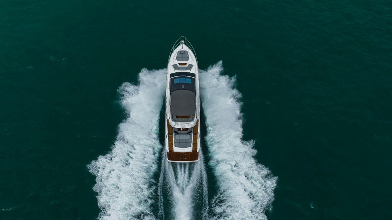 https://arconyachts.ams3.digitaloceanspaces.com/105083/conversions/large_4392238-optimize.jpg