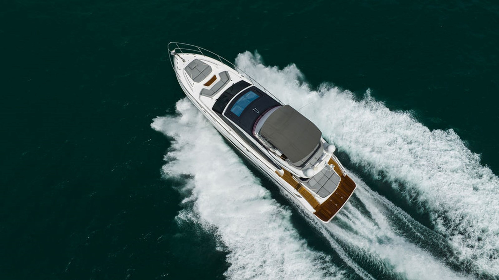 https://arconyachts.ams3.digitaloceanspaces.com/105086/conversions/large_4392239-optimize.jpg
