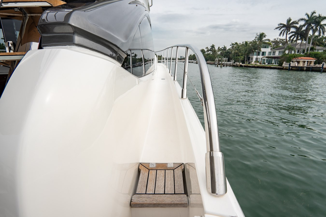 https://arconyachts.ams3.digitaloceanspaces.com/105106/conversions/large_4065792-optimize.jpg