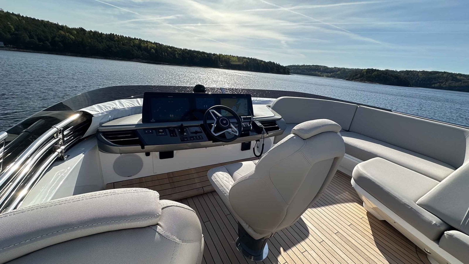 https://arconyachts.ams3.digitaloceanspaces.com/105149/conversions/large_4679253-optimize.jpg