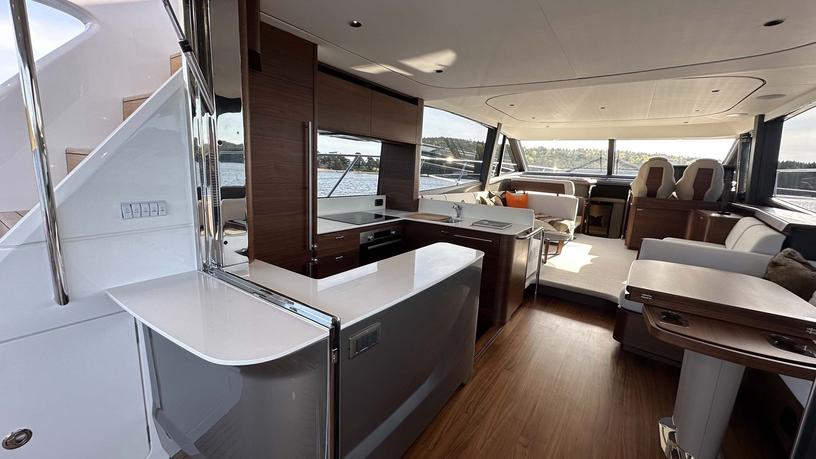 https://arconyachts.ams3.digitaloceanspaces.com/105161/conversions/large_4679324-optimize.jpg