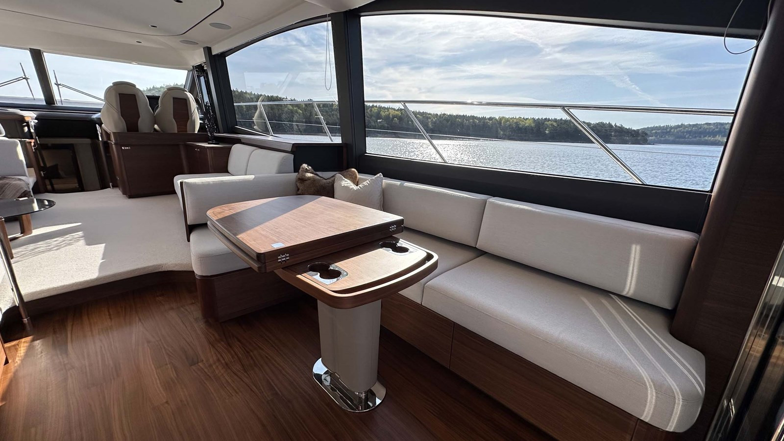 https://arconyachts.ams3.digitaloceanspaces.com/105164/conversions/large_4679325-optimize.jpg
