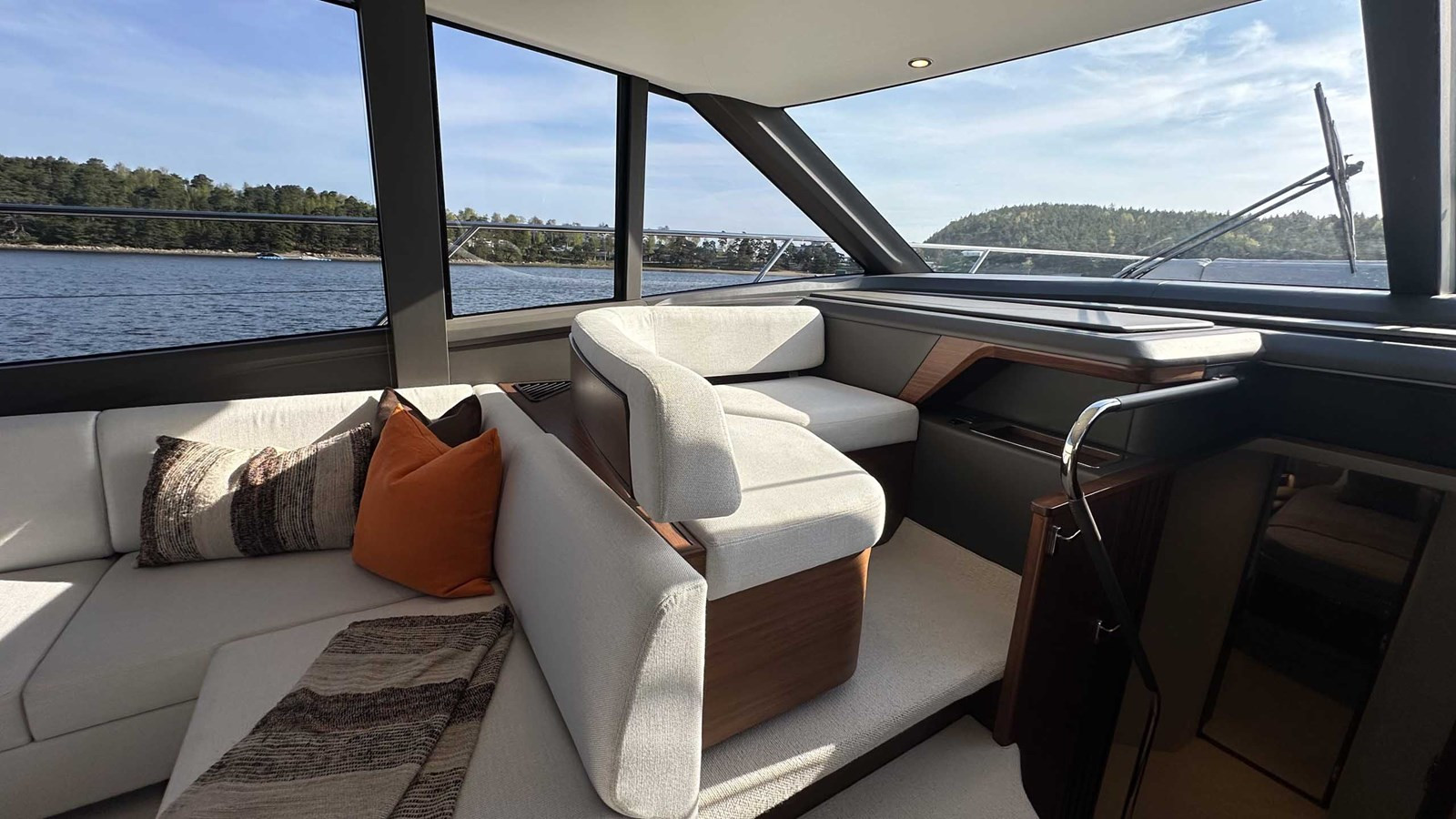 https://arconyachts.ams3.digitaloceanspaces.com/105172/conversions/large_4679326-optimize.jpg