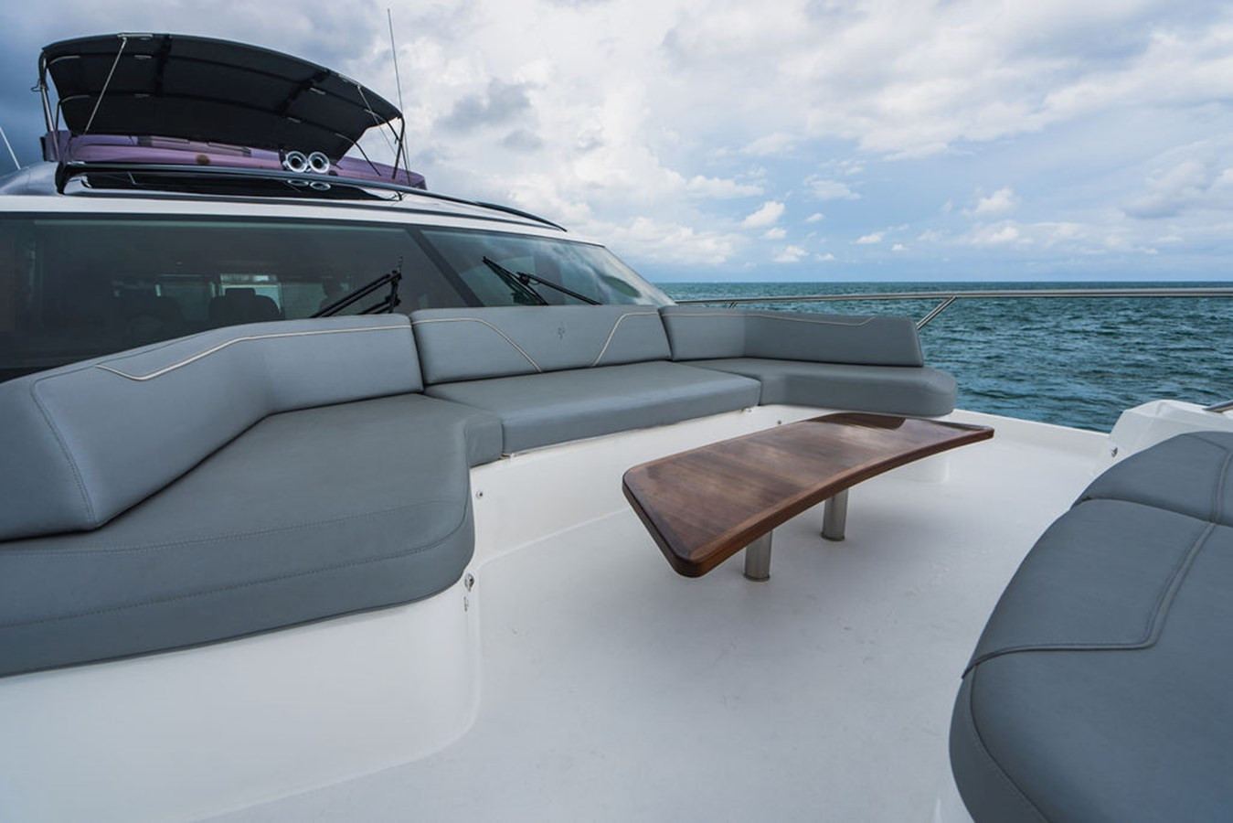 https://arconyachts.ams3.digitaloceanspaces.com/105179/conversions/large_4392272-optimize.jpg