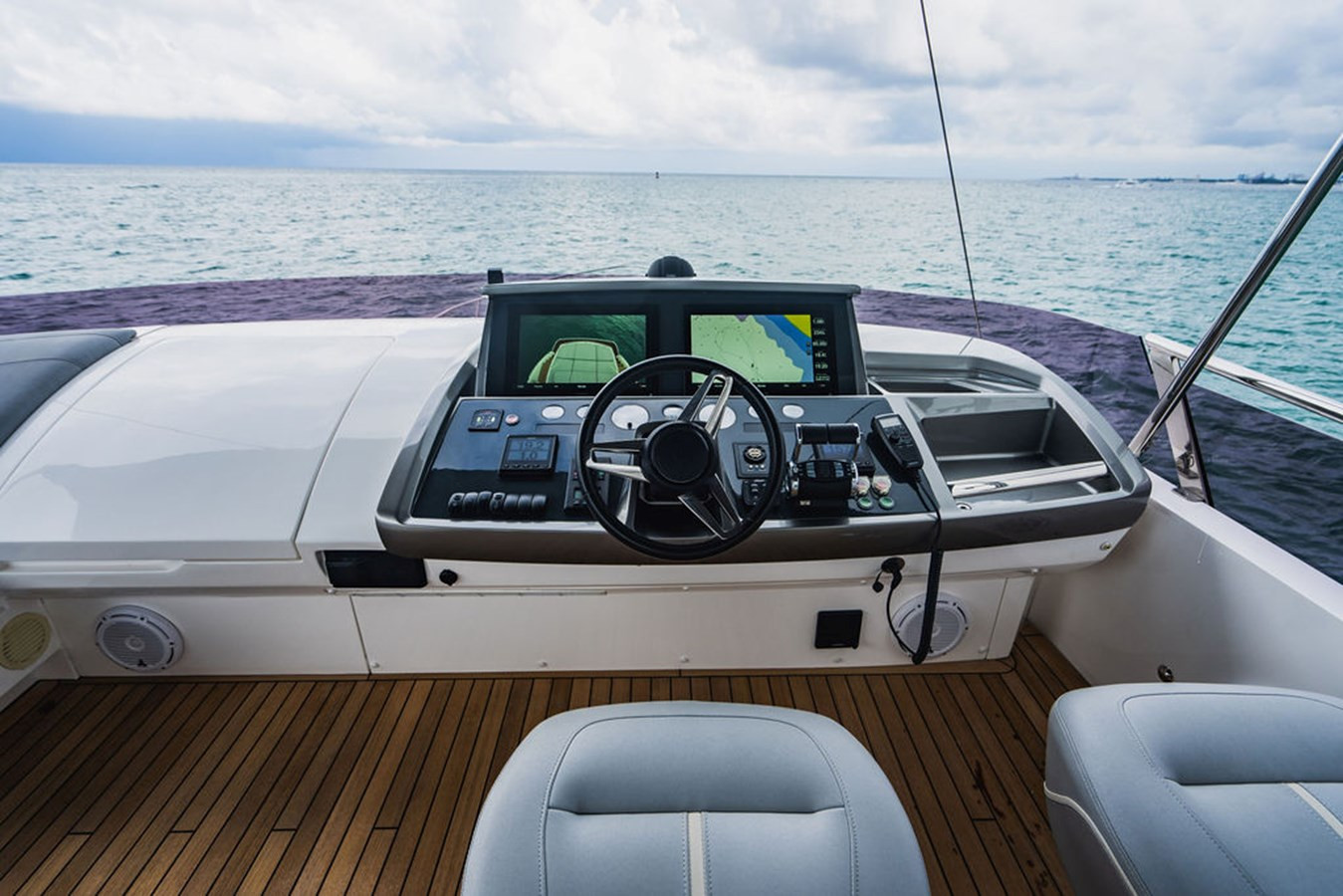 https://arconyachts.ams3.digitaloceanspaces.com/105188/conversions/large_4392275-optimize.jpg