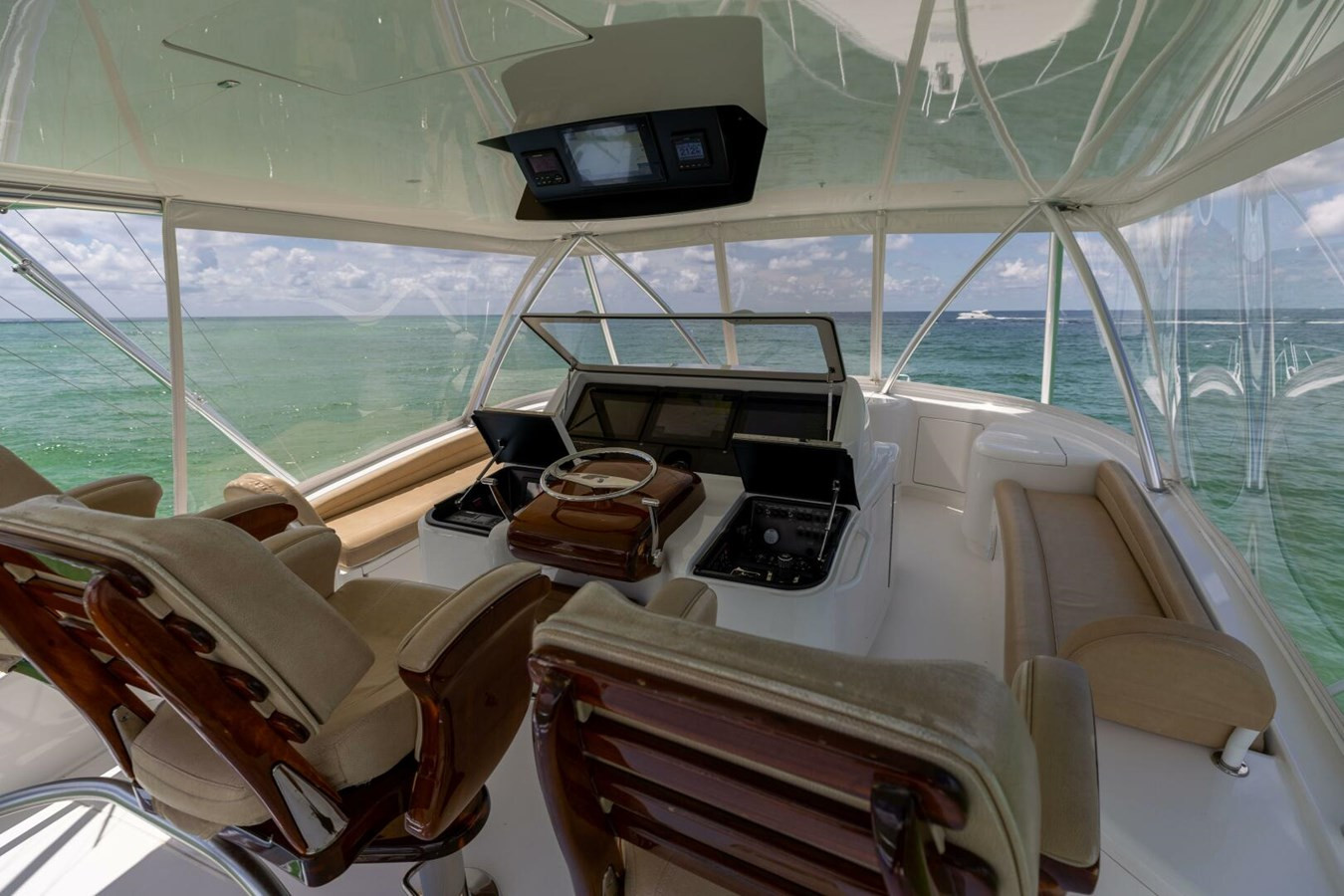 https://arconyachts.ams3.digitaloceanspaces.com/105228/conversions/large_4833368-optimize.jpg